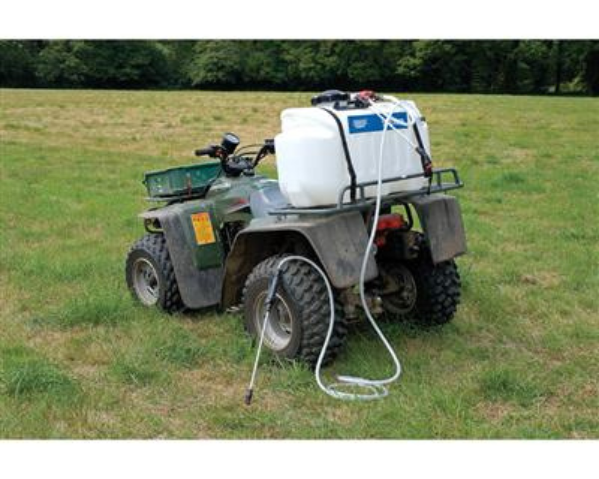 DRAPER 98L QUAD BROADCAST SPRAYER