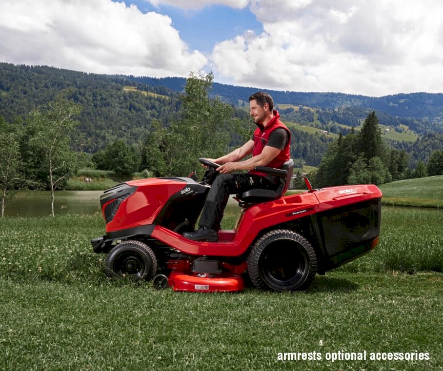 Solo by AL-KO T22-105 HD V2 SD Ride on Mower 22hp V-Twin 41"
